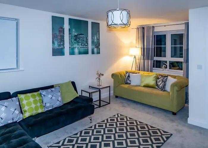 Cozy 3 Bed Sasha House In Beeston Nottingham