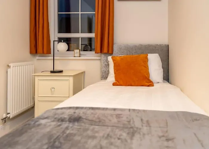 Cozy 3 Bed Sasha House In Beeston Nottingham