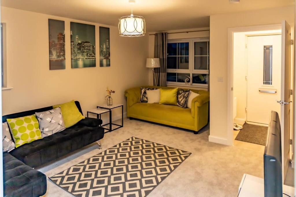 Cozy 3 Bed Sasha House In Beeston *