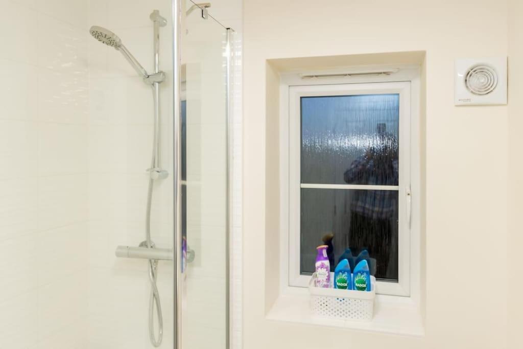 Cozy 3 Bed Sasha House In Beeston Holiday home Nottingham