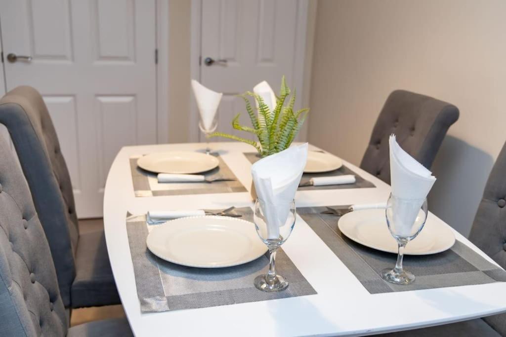 Cozy 3 Bed Sasha House In Beeston Holiday home Nottingham