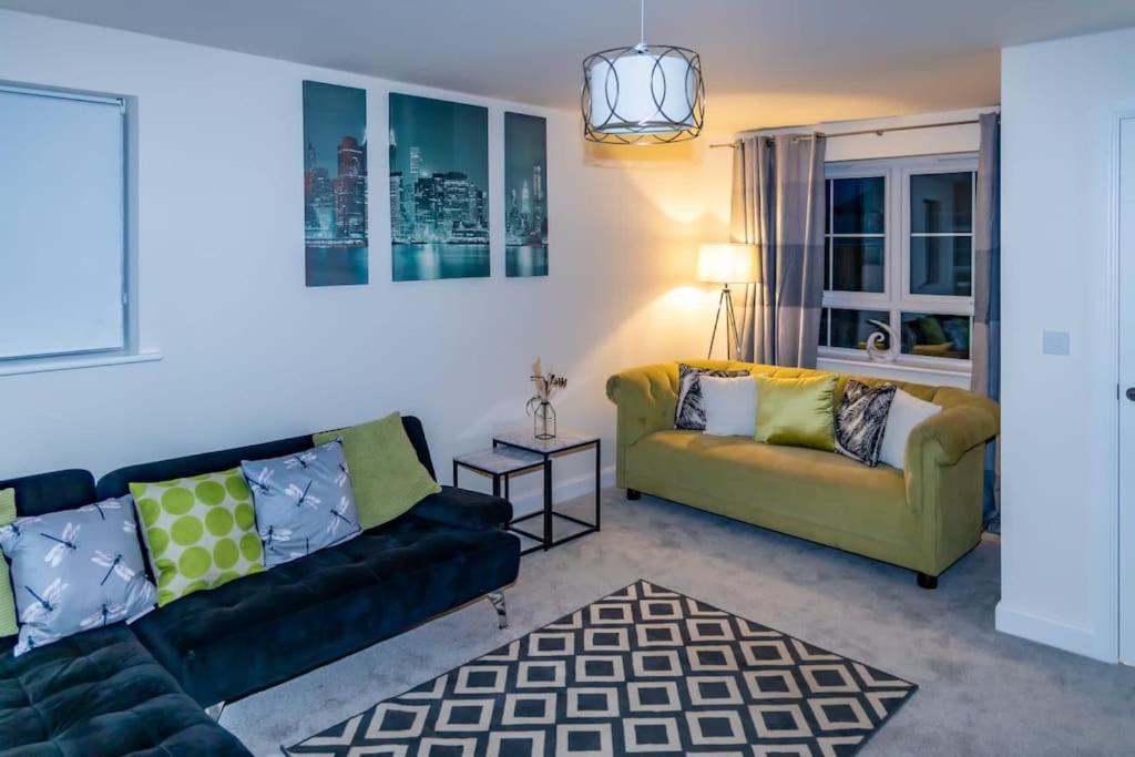 Cozy 3 Bed Sasha House In Beeston