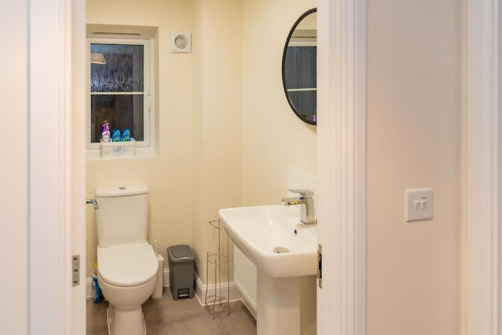 Cozy 3 Bed Sasha House In Beeston *
