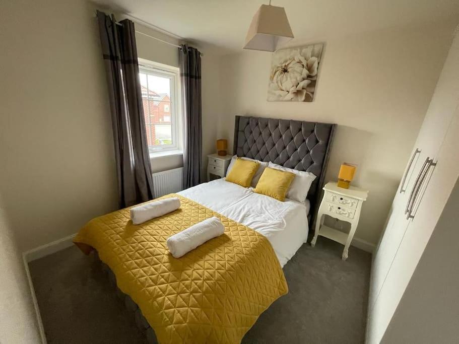 Cozy 3 Bed Sasha House In Beeston Holiday home