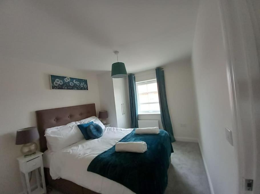 Cozy 3 Bed Sasha House In Beeston Holiday home *